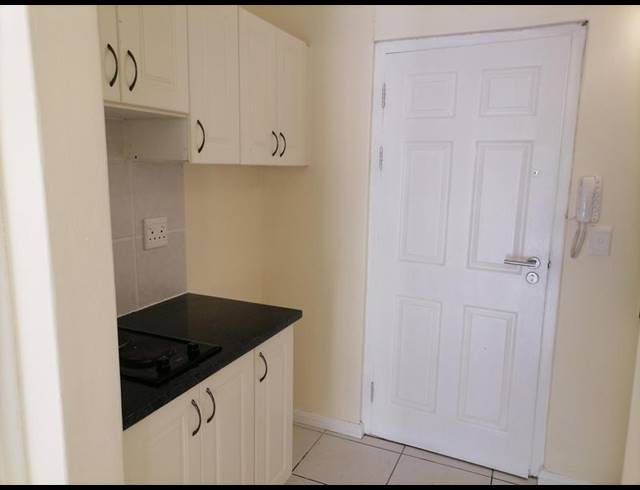 0 BEDROOM PROPERTY TO RENT IN RONDEBOSCH